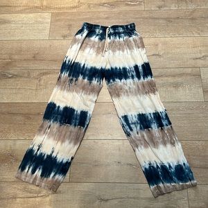 Tra Vida multi colored pant with front tie.